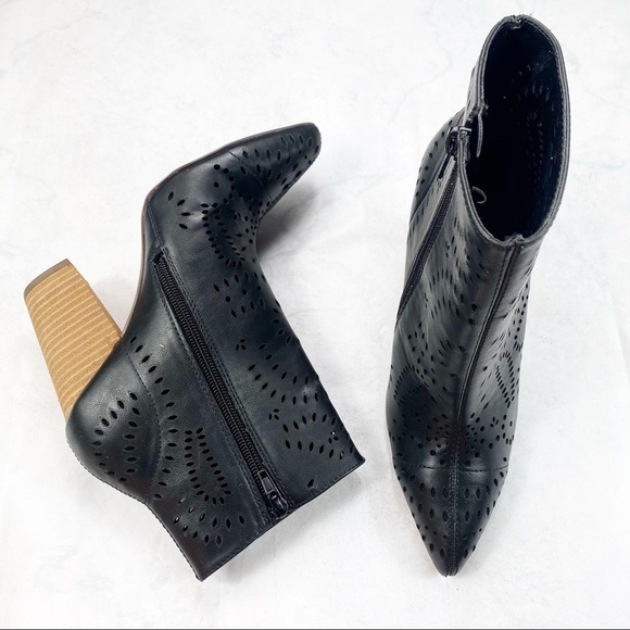 [Carlos Santana] Black Pointed Toe Ankle Bootie - Picture 4 of 5